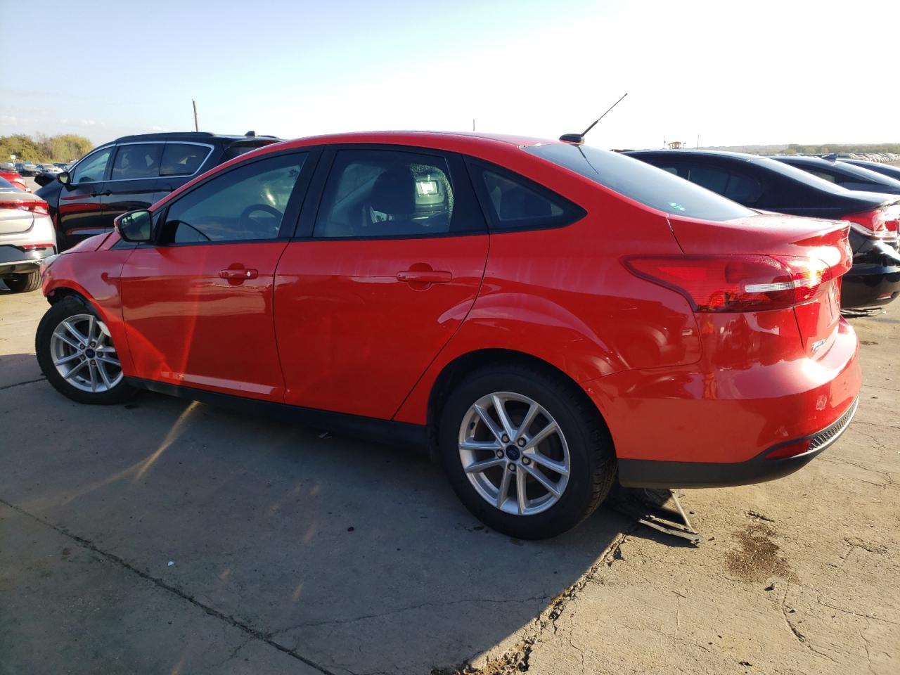 Изображение 2 2016 FORD FOCUS SE 2016 с VIN 1FADP3F28GL368982