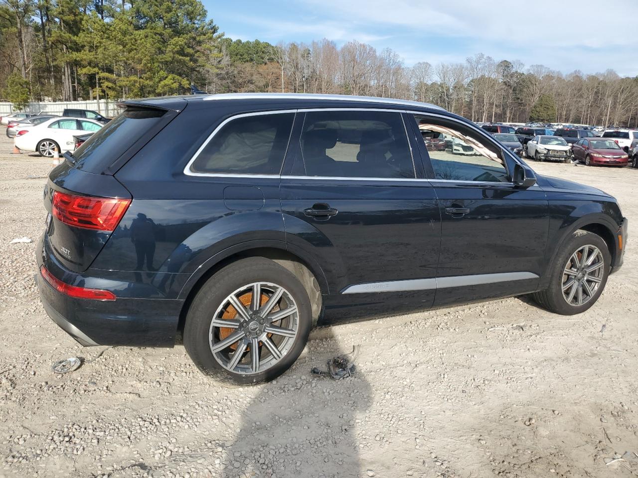 Image 3 of 2017 AUDI Q7 PREMIUM 2017 with VIN WA1AAAF74HD020357