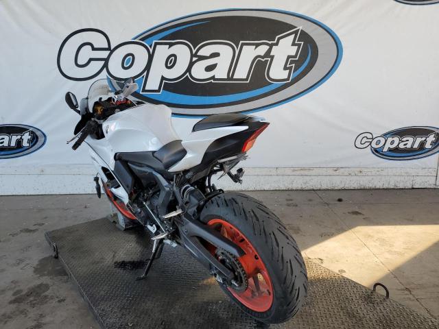 Obraz 3 z 2023 YAMAHA YZFR7  2023 z VIN JYARM38E7PA005421