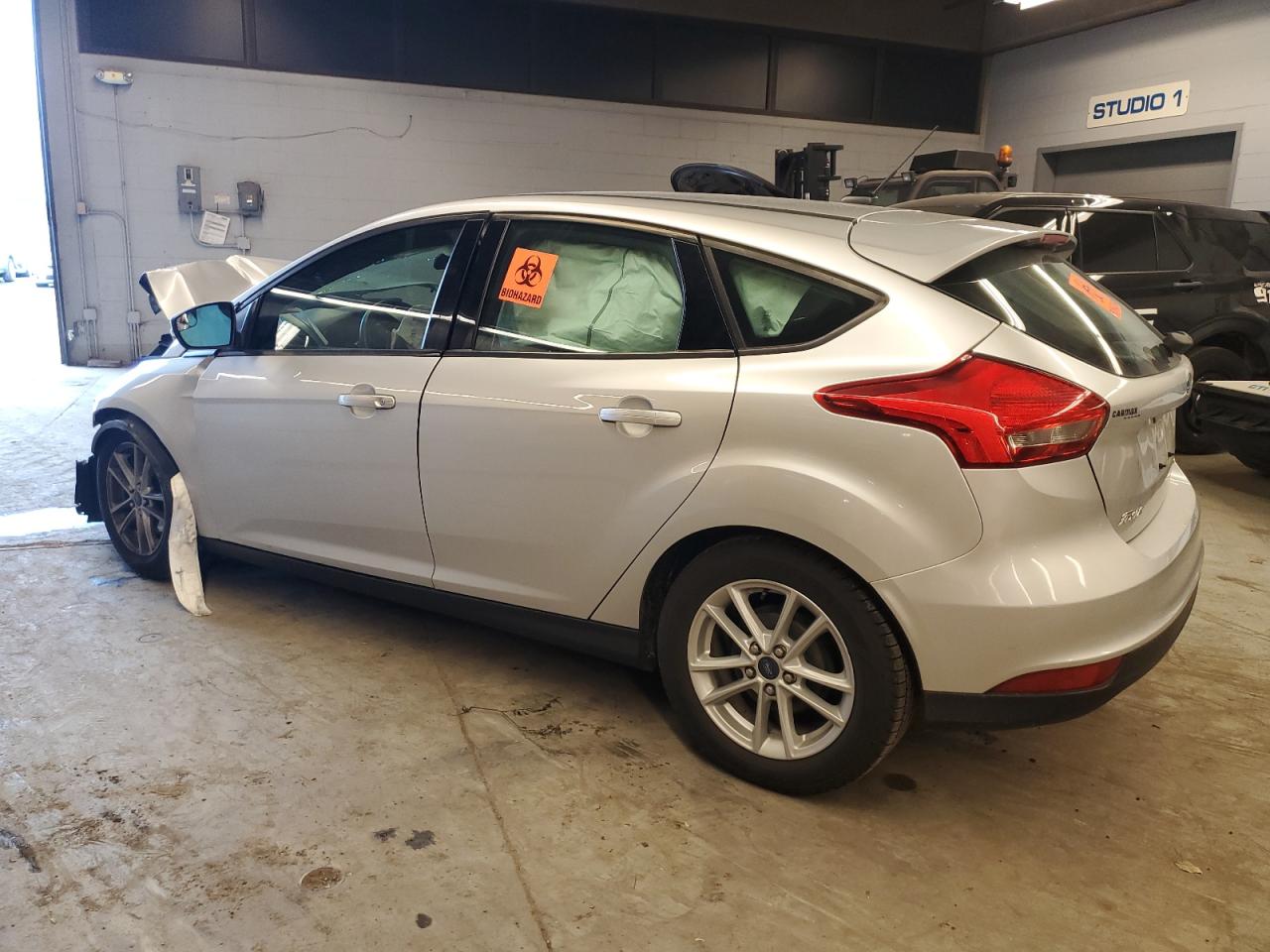 Image 2 of 2015 FORD FOCUS SE 2015 with VIN 1FADP3K28FL276078