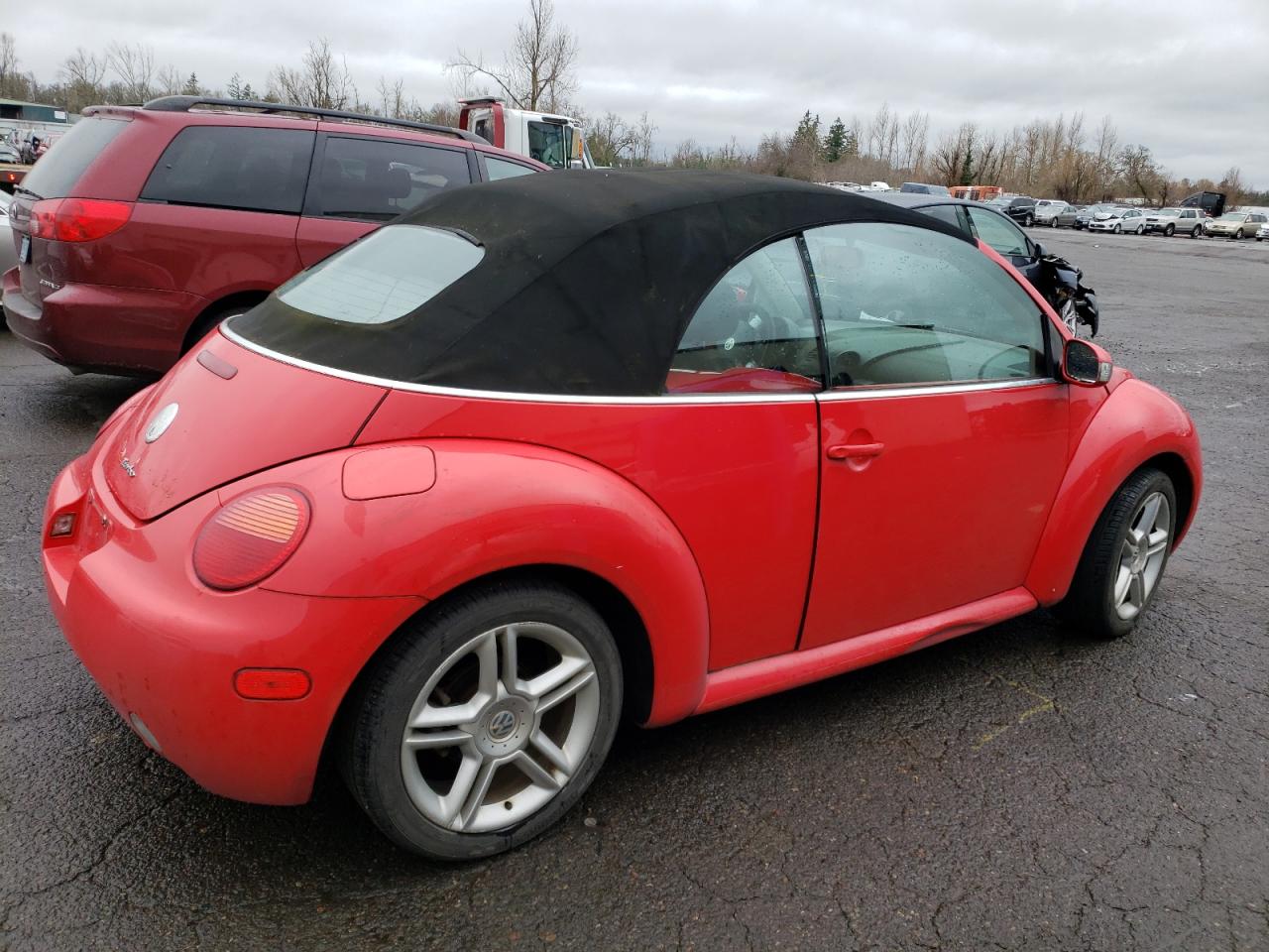 Image 3 of 2004 VOLKSWAGEN NEW BEETLE GLS 2004 with VIN 3VWCD21Y24M301029