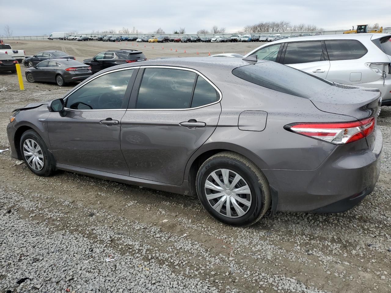 Image 2 of 2020 TOYOTA CAMRY LE 2020 with VIN 4T1C31AKXLU524047