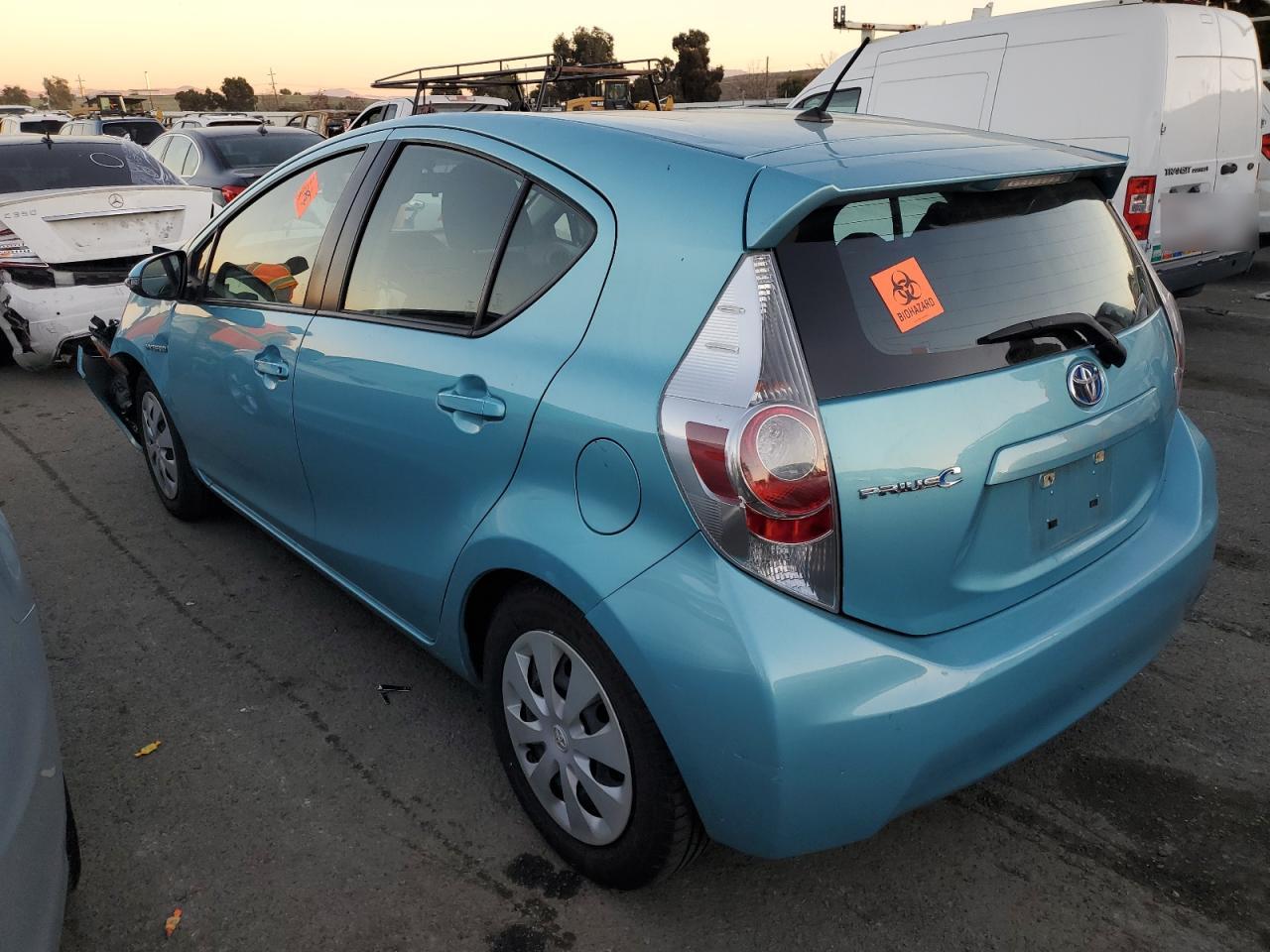 Изображение 2 2013 TOYOTA PRIUS C  2013 с VIN JTDKDTB33D1038747