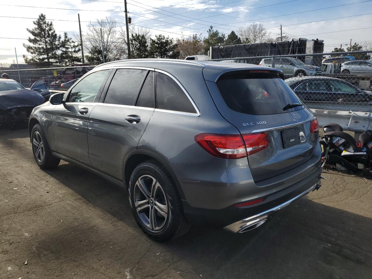 Obraz 2 z 2017 MERCEDES-BENZ GLC 300 4MATIC 2017 z VIN WDC0G4KB4HV002893