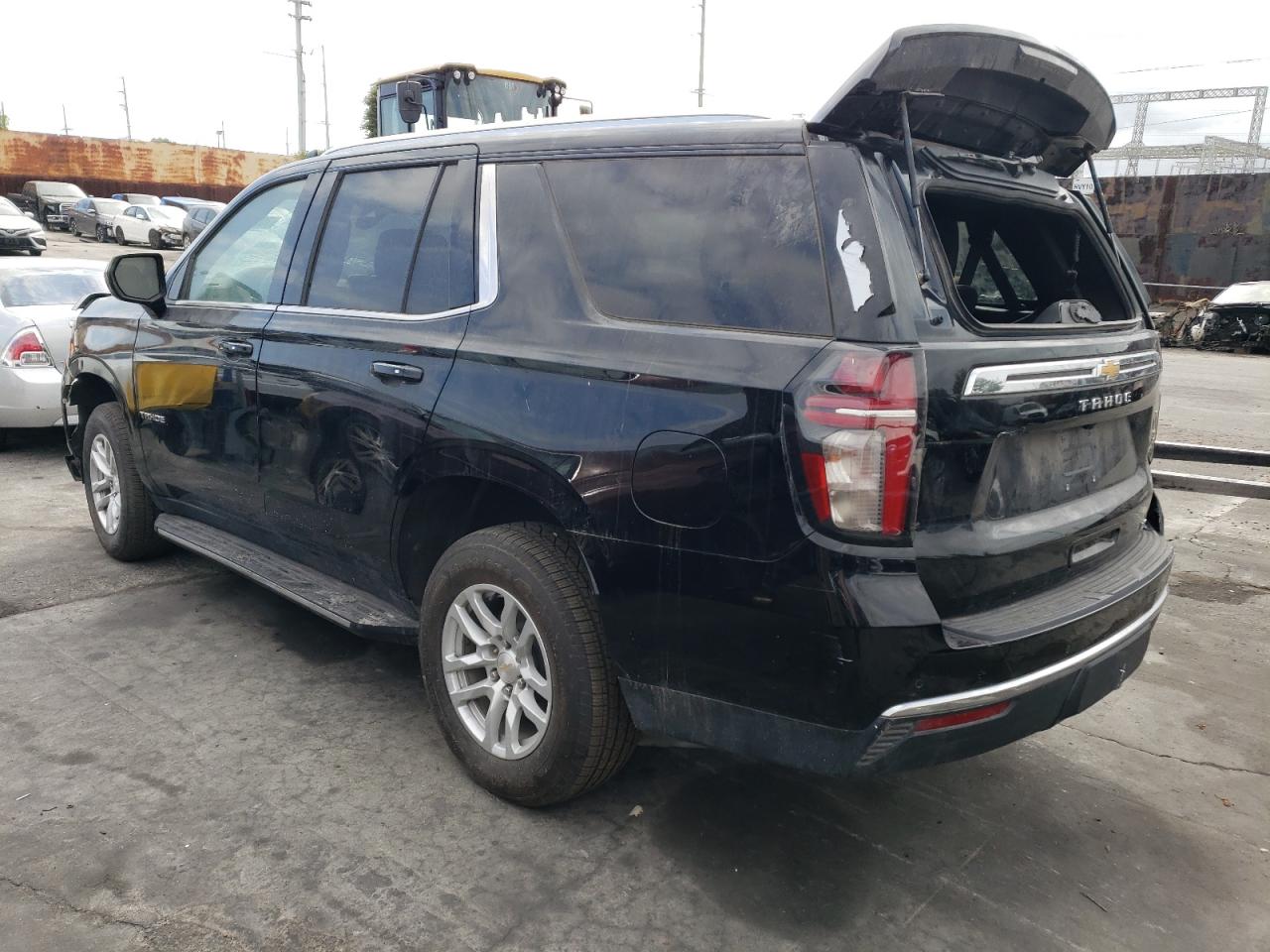 Изображение 2 2021 CHEVROLET TAHOE C1500 LT 2021 с VIN 1GNSCNKD7MR248686