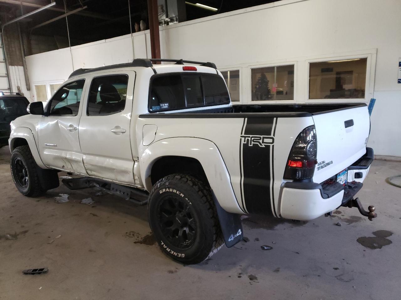 Изображение 2 2012 TOYOTA TACOMA DOUBLE CAB 2012 с VIN 3TMLU4EN5CM102053