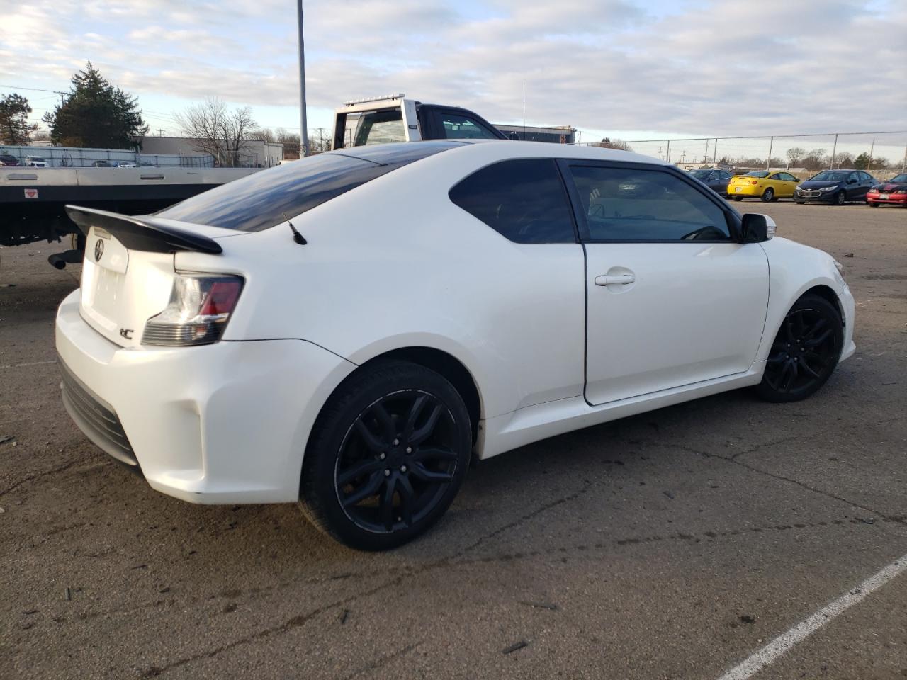 Obraz 3 z 2014 TOYOTA SCION TC  2014 z VIN JTKJF5C72E3082742