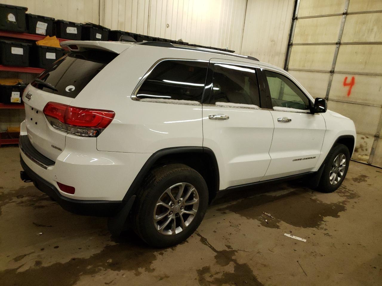 Image 3 of 2016 JEEP GRAND CHEROKEE LIMITED 2016 with VIN 1C4RJFBG7GC357816
