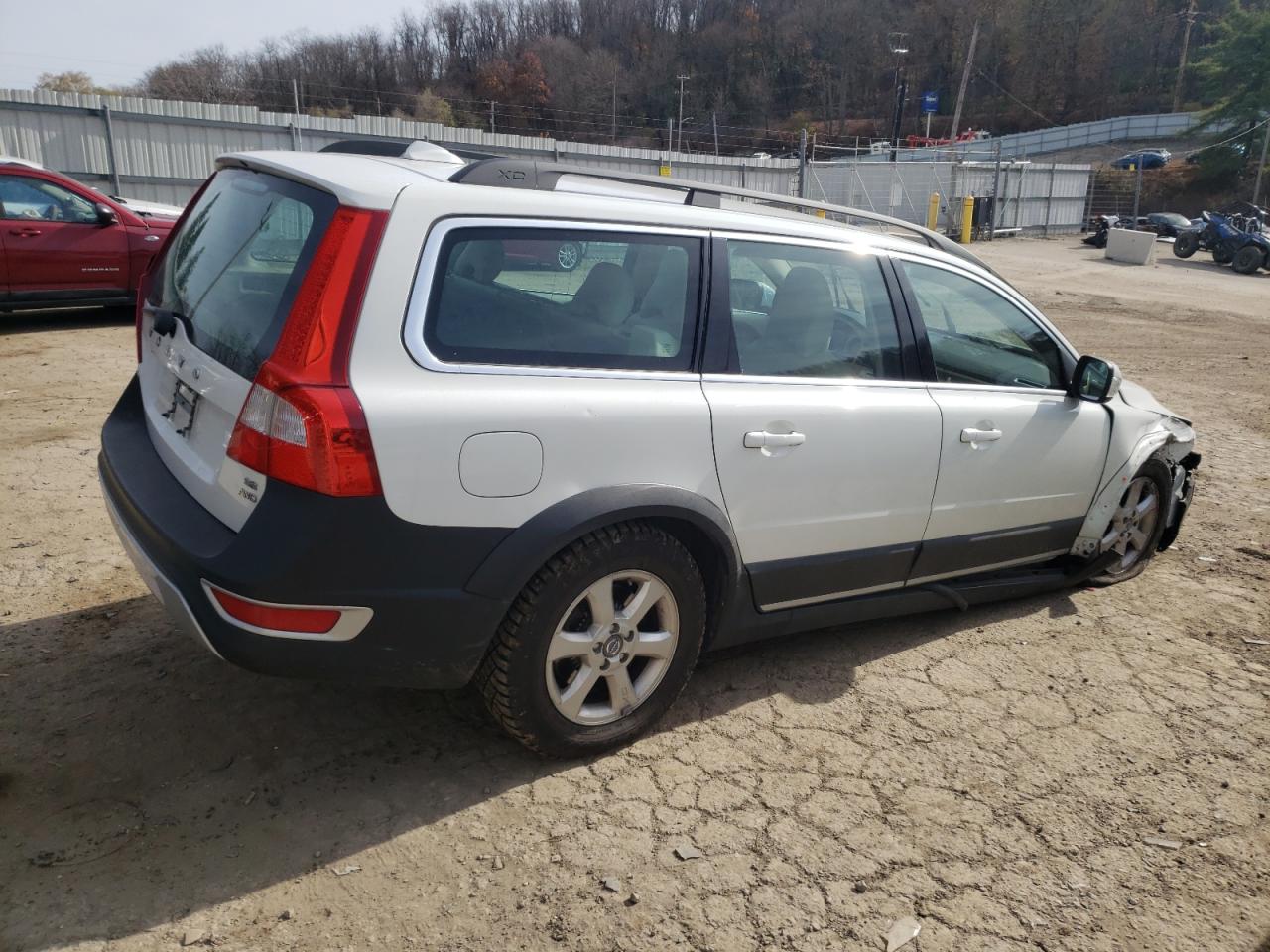 Image 3 of 2010 VOLVO XC70 3.2 2010 with VIN YV4960BZ5A1091230