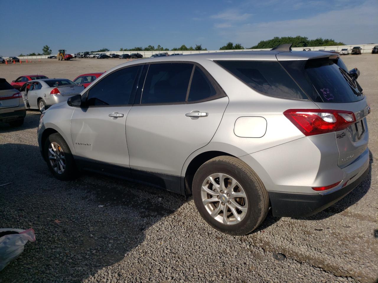 Obraz 2 z 2018 CHEVROLET EQUINOX LS 2018 z VIN 2GNAXHEV6J6133011