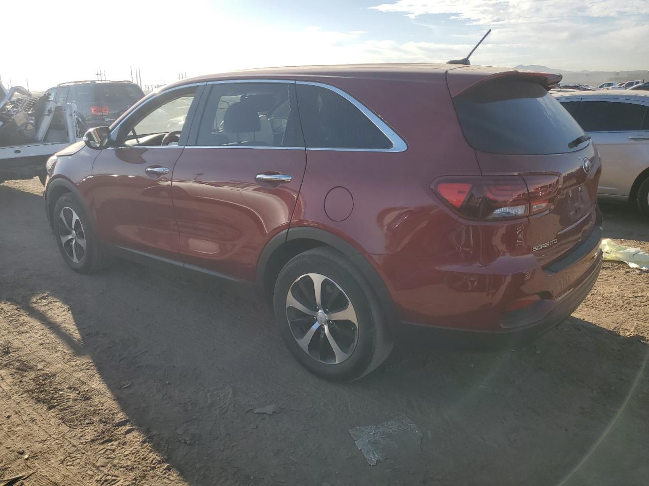 Изображение 2 2020 KIA SORENTO L 2020 с VIN 5XYPG4A32LG681478
