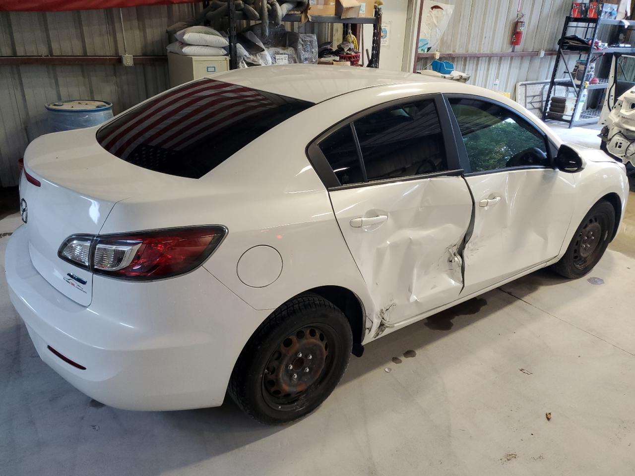 Obraz 3 z 2013 MAZDA 3 I 2013 z VIN JM1BL1UPXD1768355