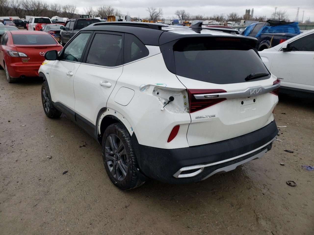 Image 3 of 2022 KIA SELTOS S 2022 with VIN KNDEUCAA5N7246737