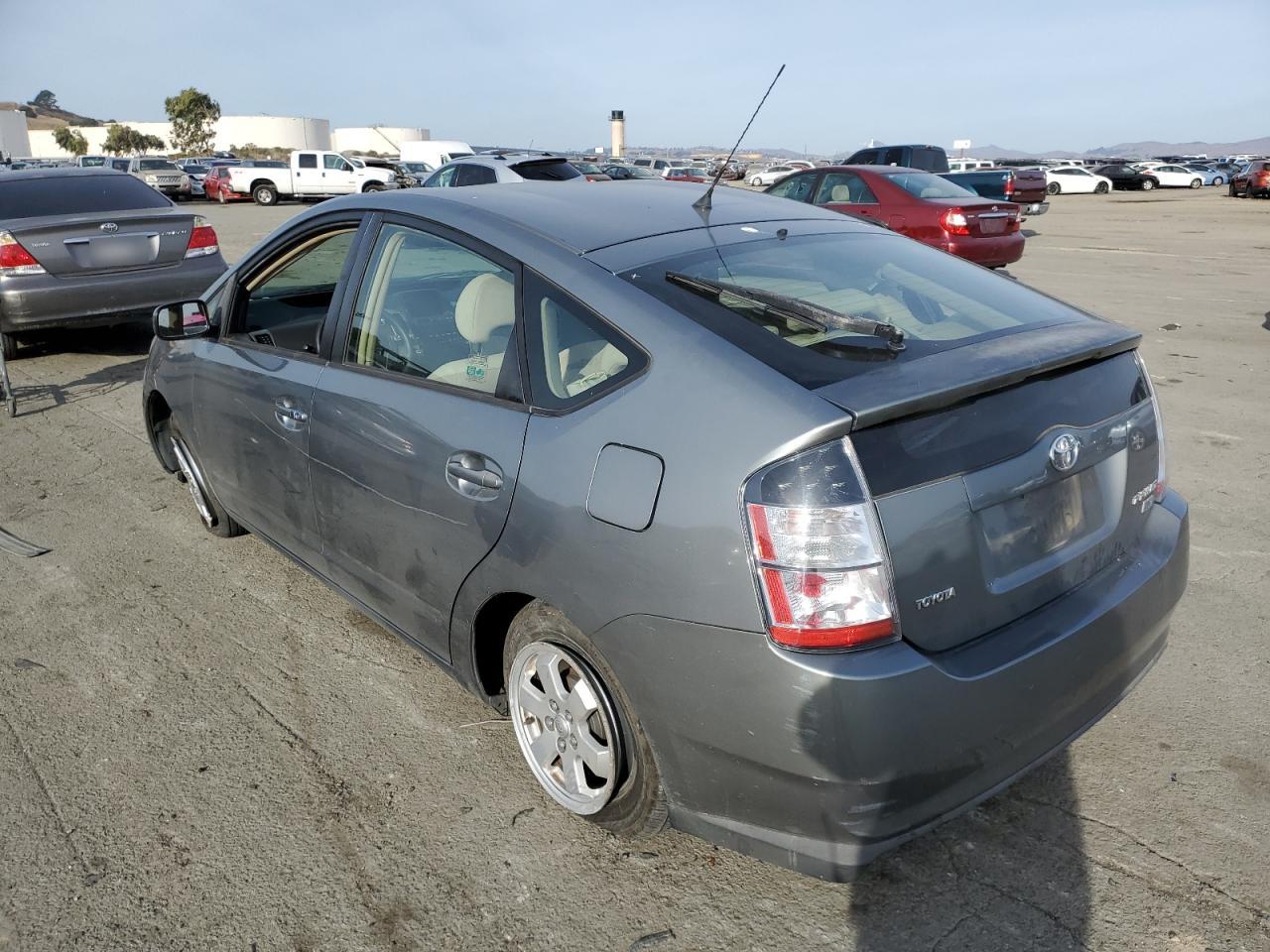Image 2 of 2005 TOYOTA PRIUS  2005 with VIN JTDKB20U253086080