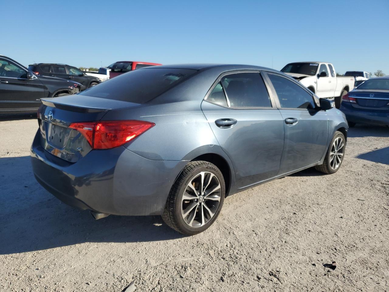 Obraz 3 z 2018 TOYOTA COROLLA L 2018 z VIN 2T1BURHE8JC039069