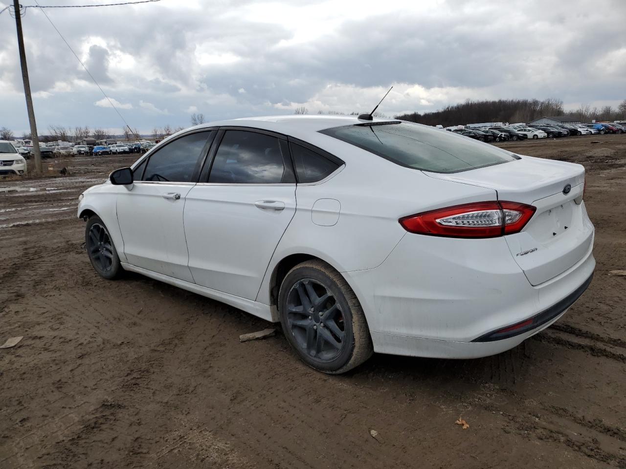 Image 2 of 2016 FORD FUSION SE 2016 with VIN 3FA6P0H75GR331793