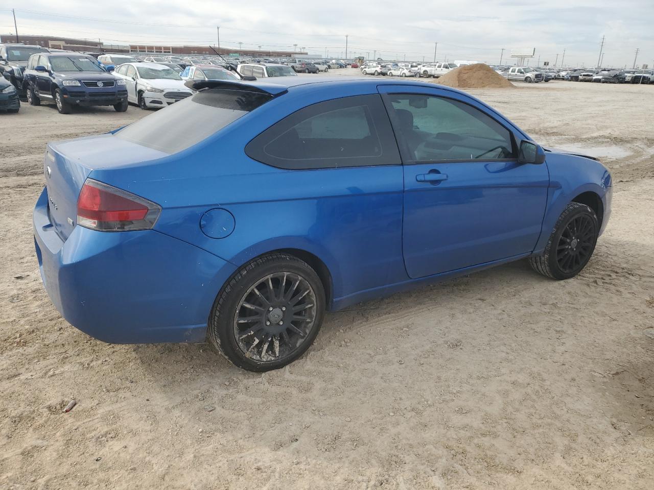 Image 3 of 2010 FORD FOCUS SES 2010 with VIN 1FAHP3DN6AW103661