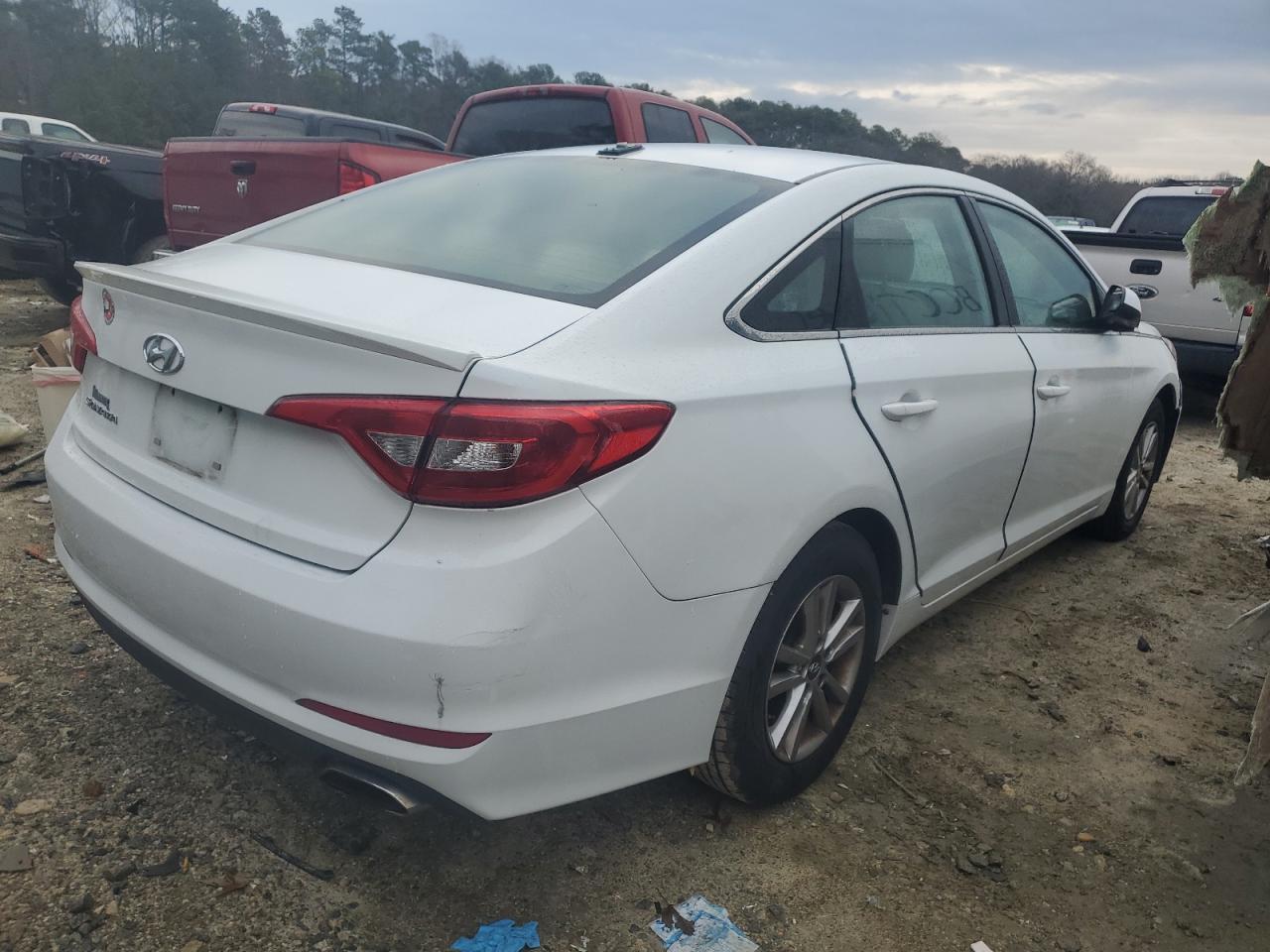 Image 3 of 2015 HYUNDAI SONATA SE 2015 with VIN 5NPE24AF3FH131669
