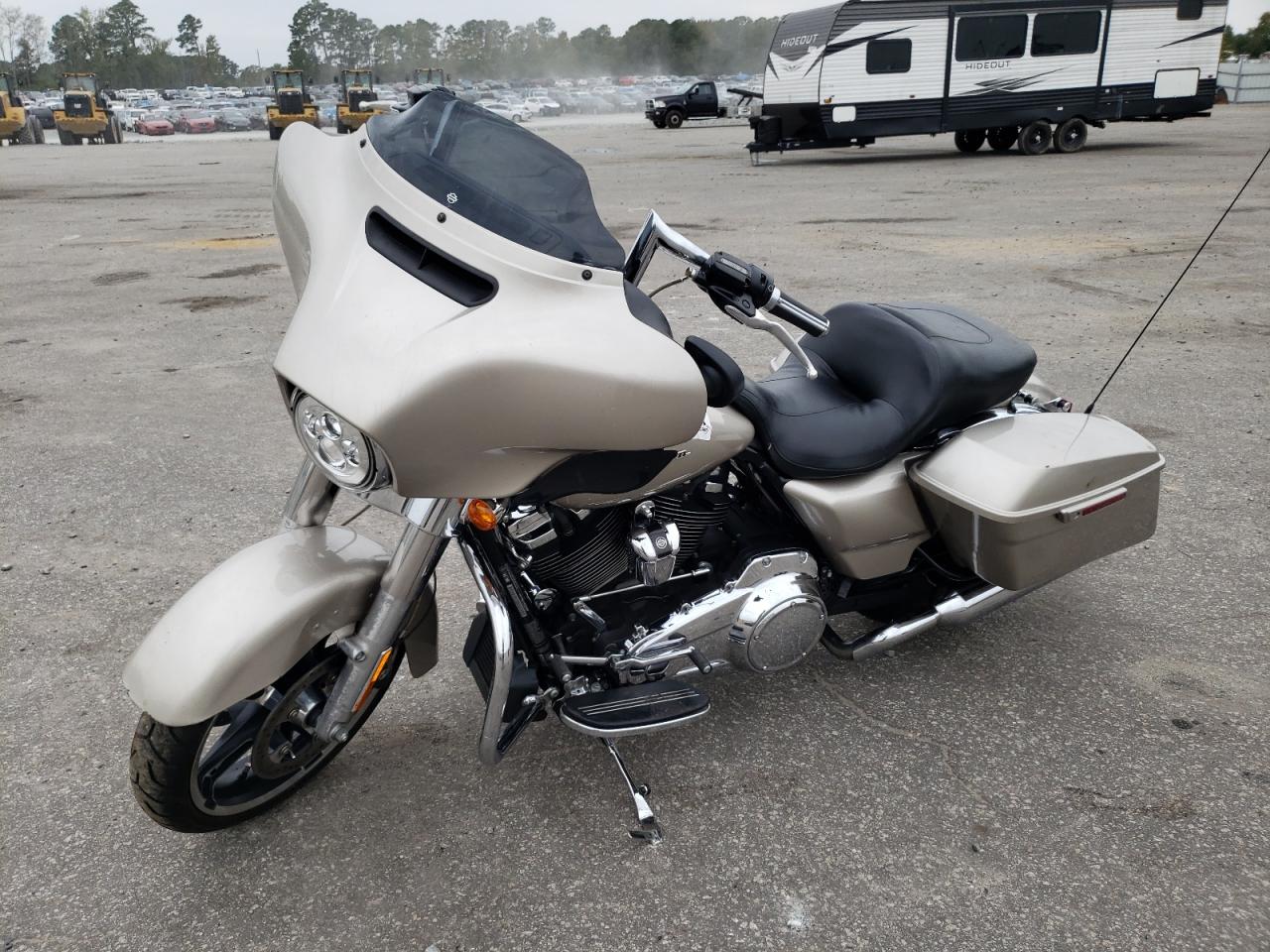 Изображение 2 2018 HARLEY-DAVIDSON FLHX STREET GLIDE 2018 с VIN 1HD1KBC17JB669000