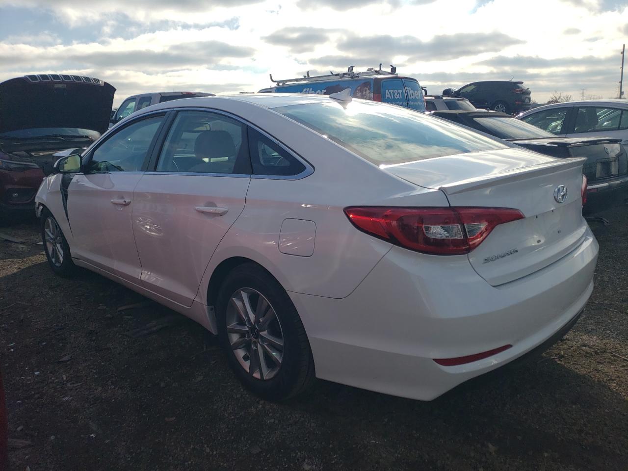 Изображение 2 2015 HYUNDAI SONATA SE 2015 с VIN 5NPE24AFXFH213222