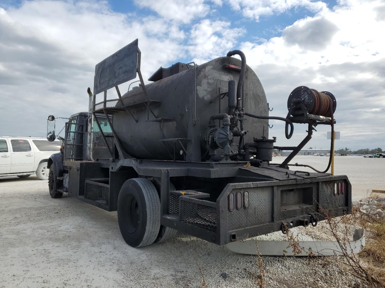 Изображение 3 2000 INTERNATIONAL 4000 4700 2000 с VIN 1HTSCABM7YH236702