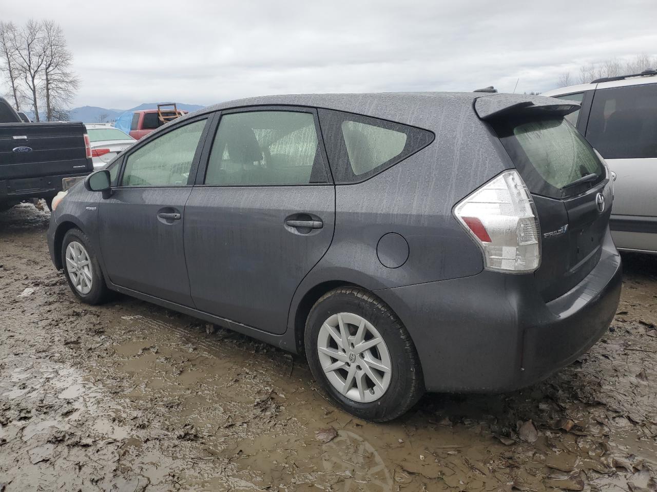 Image 2 of 2013 TOYOTA PRIUS V  2013 with VIN JTDZN3EU0D3271487