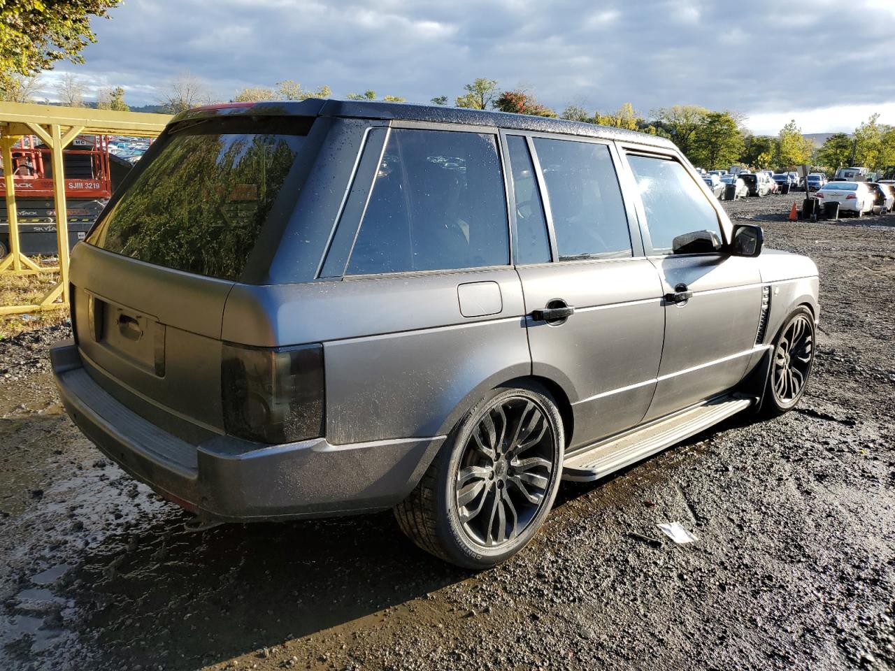 Image 3 of 2011 LAND ROVER RANGE ROVER HSE 2011 with VIN SALME1D47BA333307