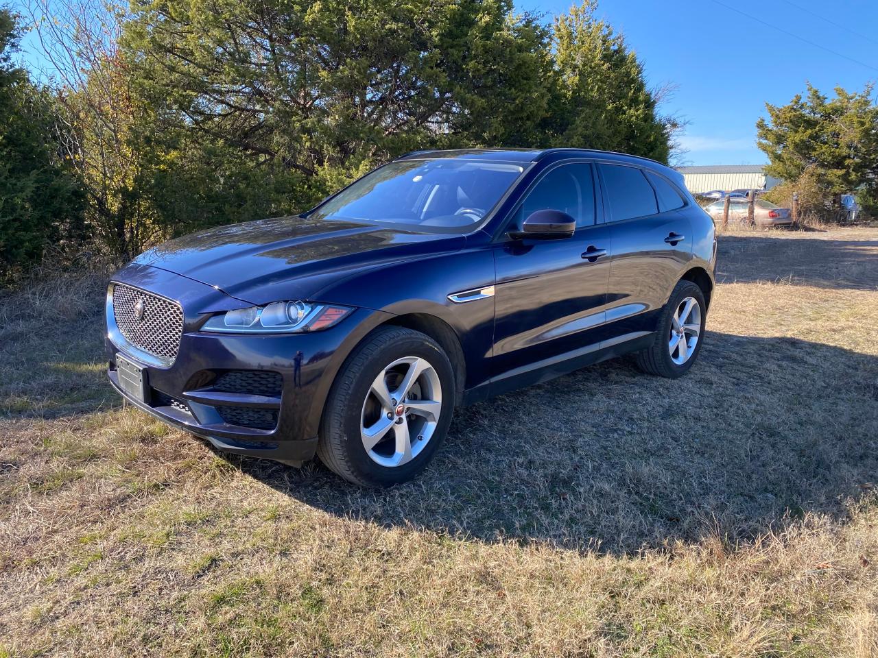 Image 2 of 2017 JAGUAR F-PACE PREMIUM 2017 with VIN SADCJ2BN5HA091839
