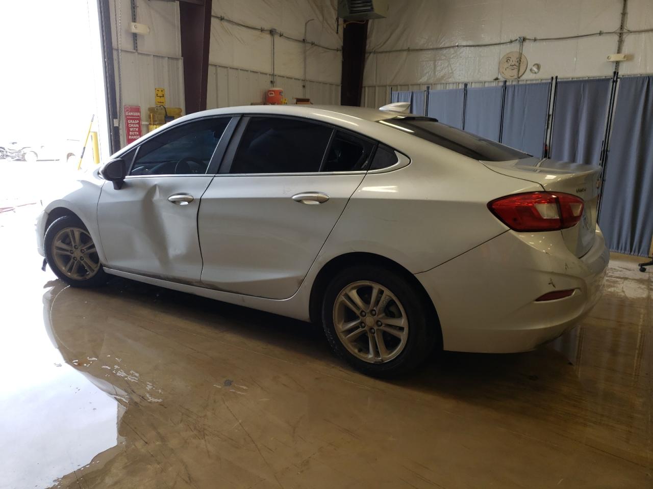 Изображение 2 2018 CHEVROLET CRUZE LT 2018 с VIN 1G1BE5SM2J7200984