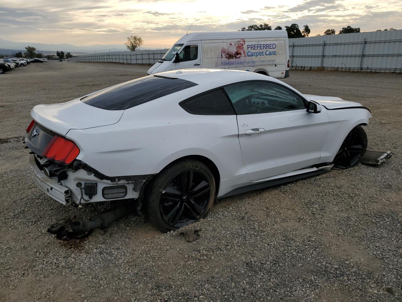 Obraz 3 z 2017 FORD MUSTANG  2017 z VIN 1FA6P8TH5H5214265