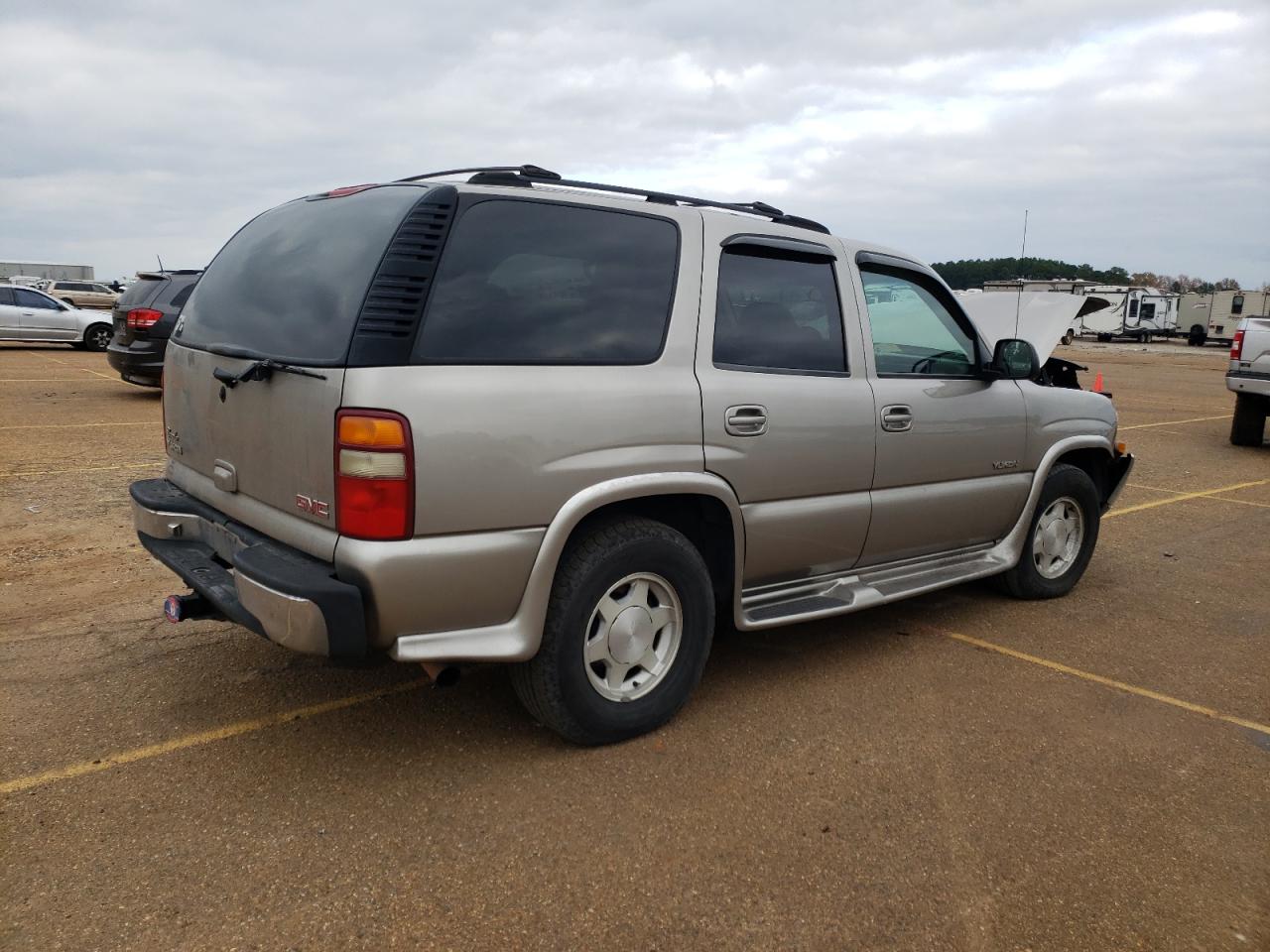 Image 3 of 2003 GMC YUKON  2003 with VIN 1GKEC13V33R276297