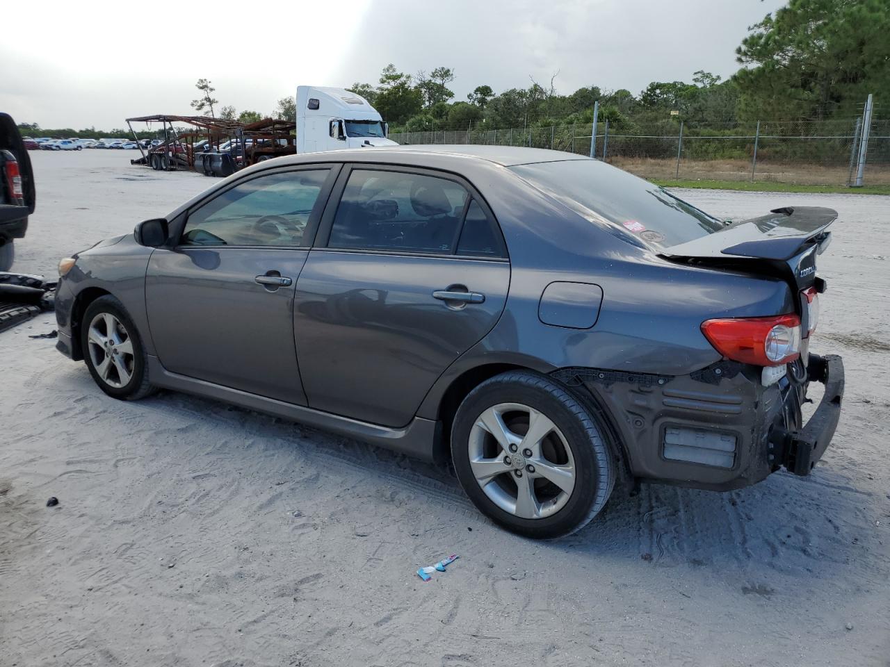 Obraz 2 z 2013 TOYOTA COROLLA BASE 2013 z VIN 5YFBU4EE9DP177814