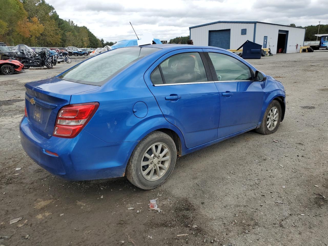 Изображение 3 2017 CHEVROLET SONIC LT 2017 с VIN 1G1JD5SH4H4122558