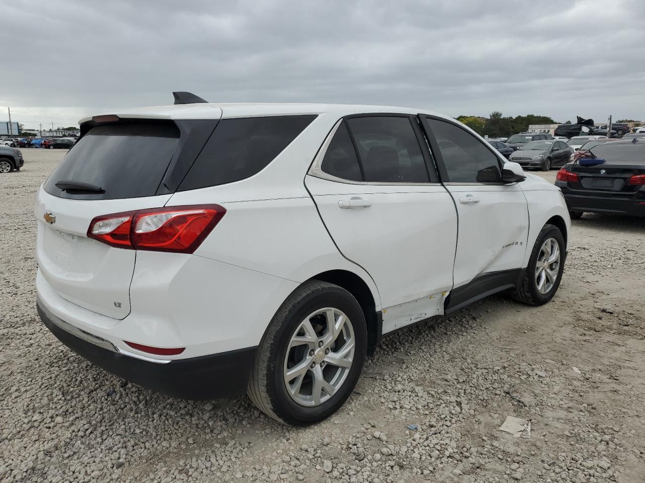 Obraz 3 z 2021 CHEVROLET EQUINOX LT 2021 z VIN 3GNAXKEV4MS157536