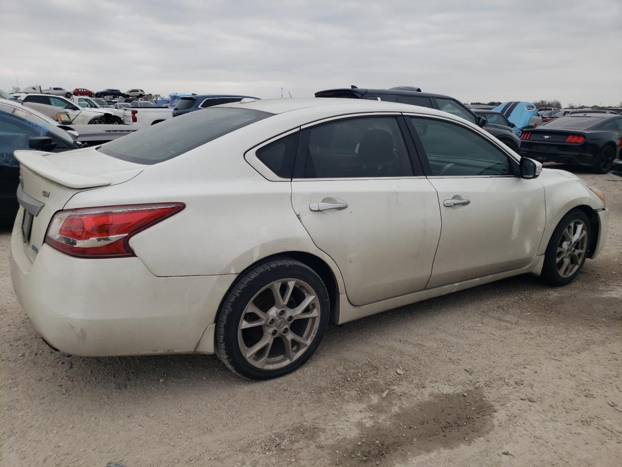 Image 3 of 2013 NISSAN ALTIMA 2.5 2013 with VIN 1N4AL3APXDN569395