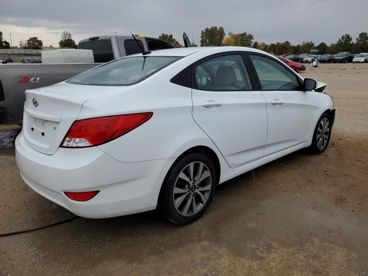 Obraz 3 z 2017 HYUNDAI ACCENT SE 2017 z VIN KMHCT4AE0HU344868
