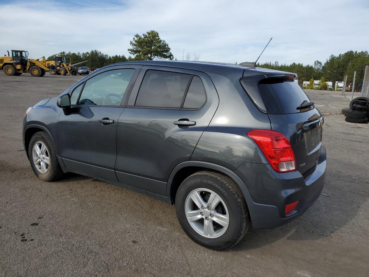 Obraz 2 z 2019 CHEVROLET TRAX LS 2019 z VIN 3GNCJKSB2KL379312