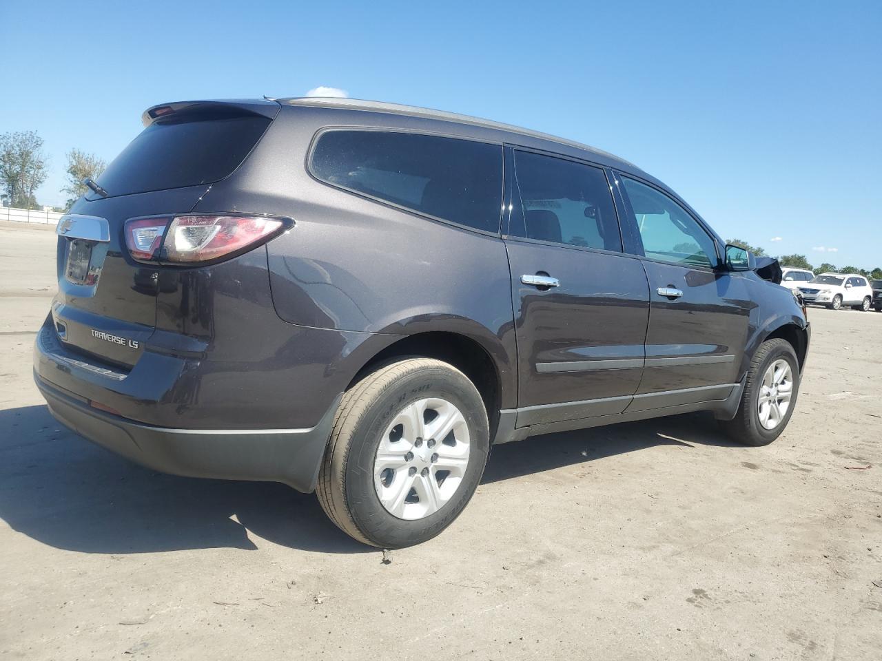 Obraz 3 z 2016 CHEVROLET TRAVERSE LS 2016 z VIN 1GNKRFED7GJ291900