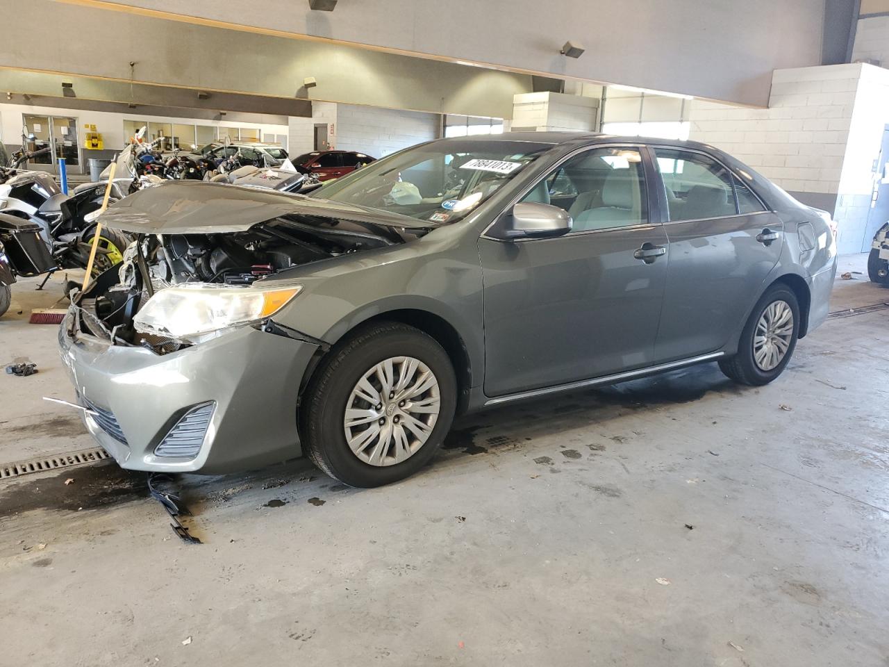 Obraz 1 z 2014 TOYOTA CAMRY L 2014 z VIN 4T4BF1FK8ER404350