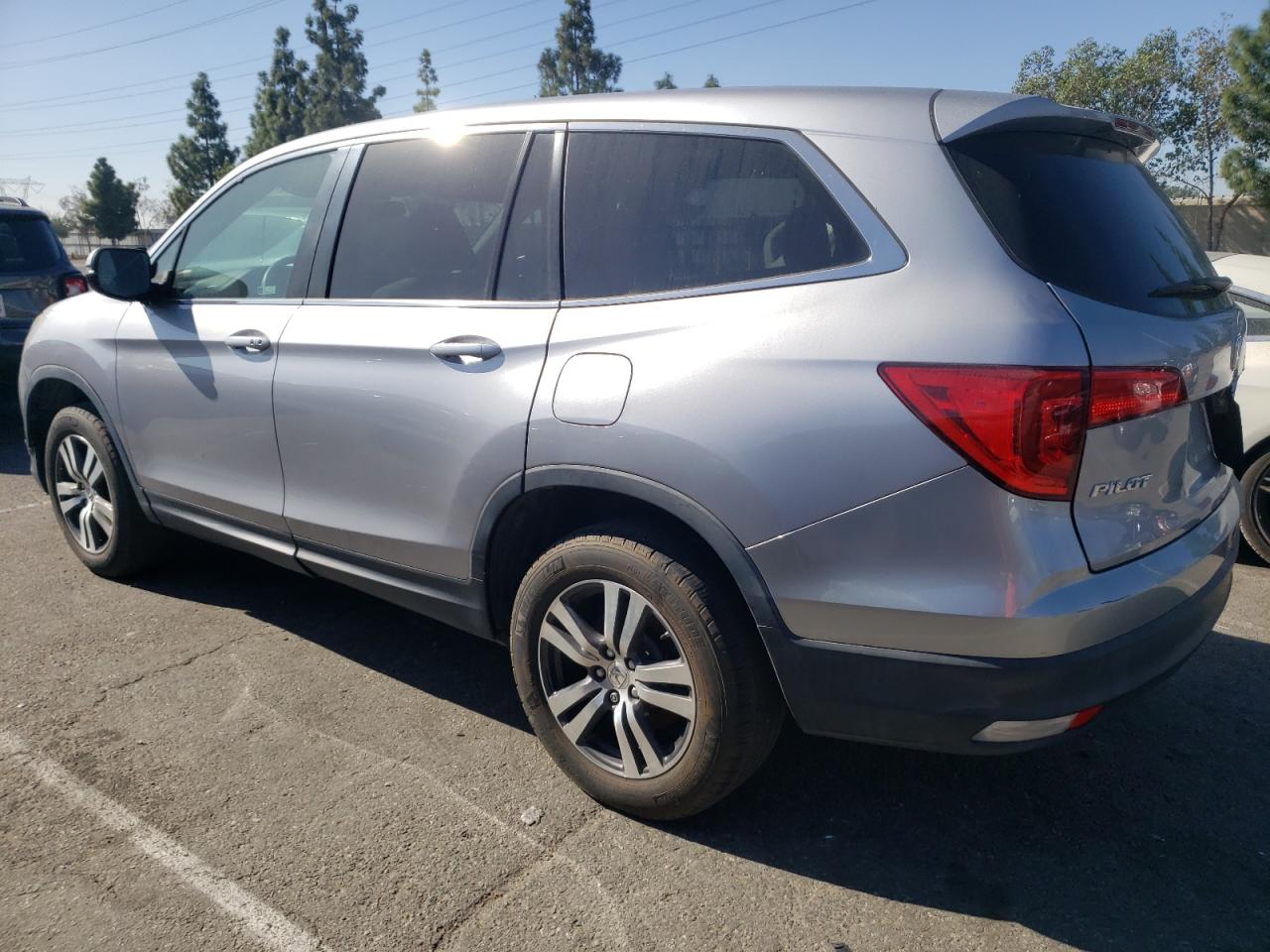 Obraz 2 z 2018 HONDA PILOT EX 2018 z VIN 5FNYF5H35JB014878