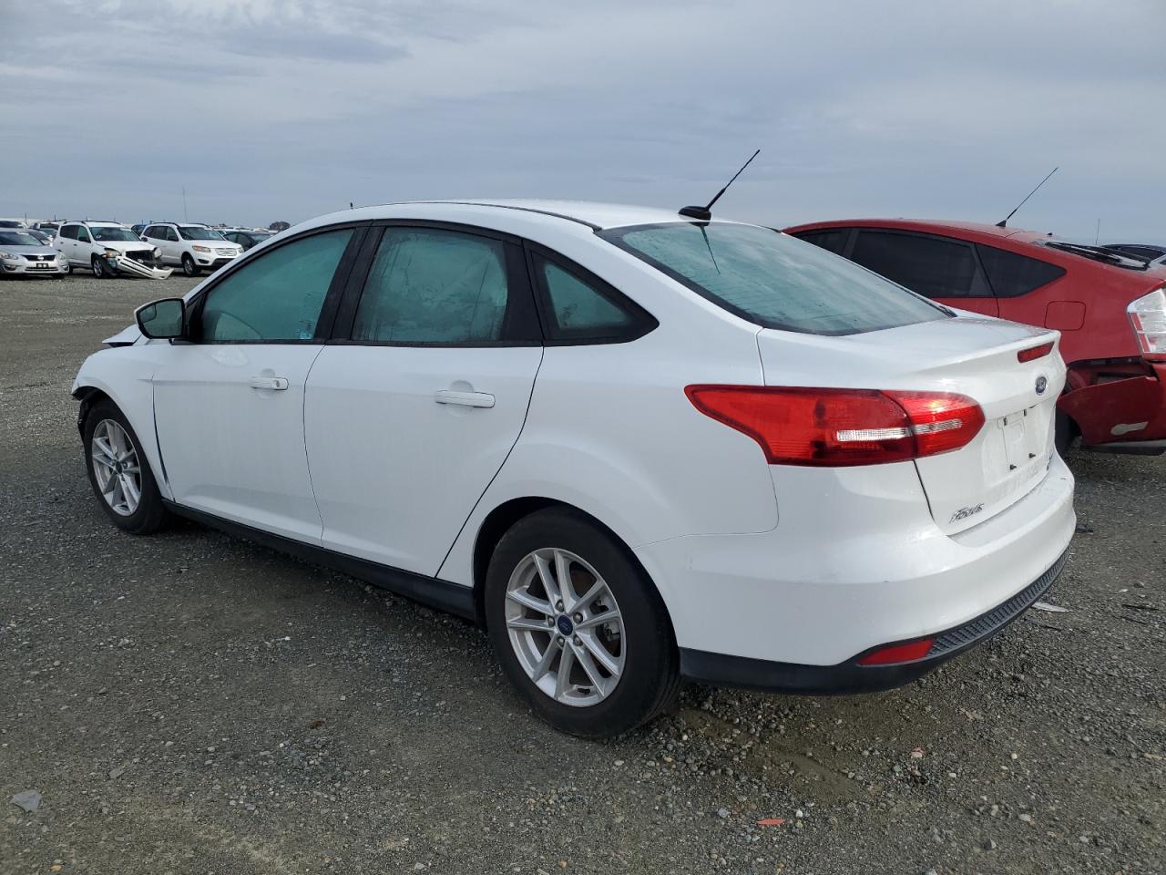 Image 2 of 2018 FORD FOCUS SE 2018 with VIN 1FADP3FE7JL323033