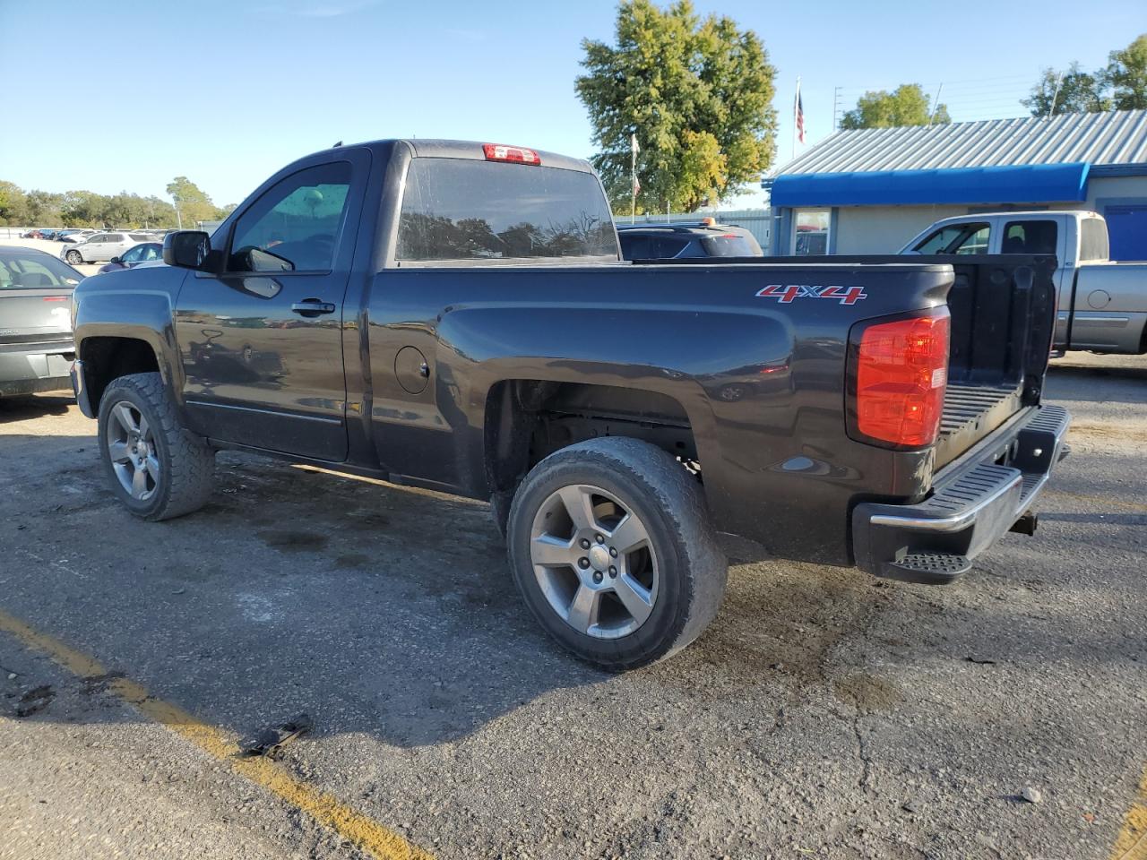 Image 2 of 2016 CHEVROLET SILVERADO K1500 LT 2016 with VIN 1GCNKREC1GZ362688