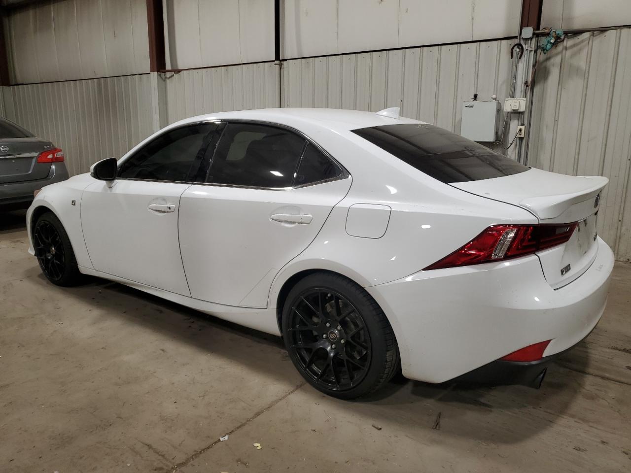 Obraz 2 z 2016 LEXUS IS 200T 2016 z VIN JTHBA1D29G5035462