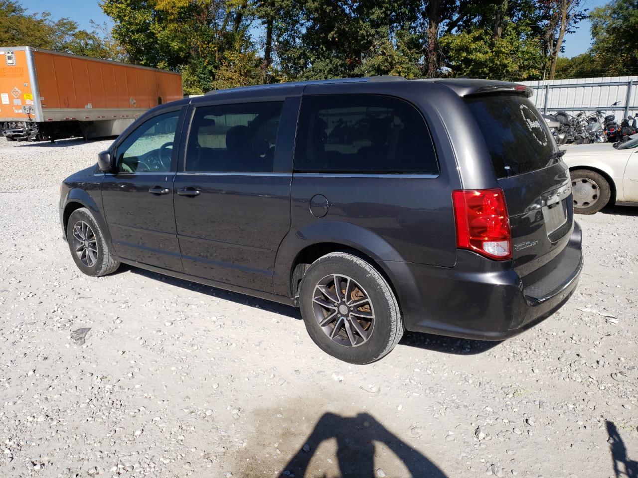 Image 2 of 2017 DODGE GRAND CARAVAN SXT 2017 with VIN 2C4RDGCG8HR848111