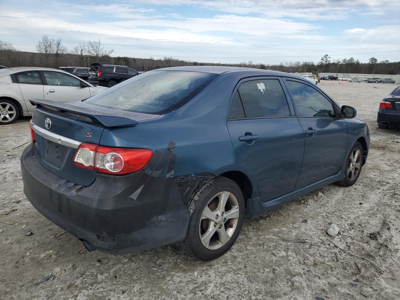 Obraz 3 z 2011 TOYOTA COROLLA BASE 2011 z VIN 2T1BU4EE9BC565204