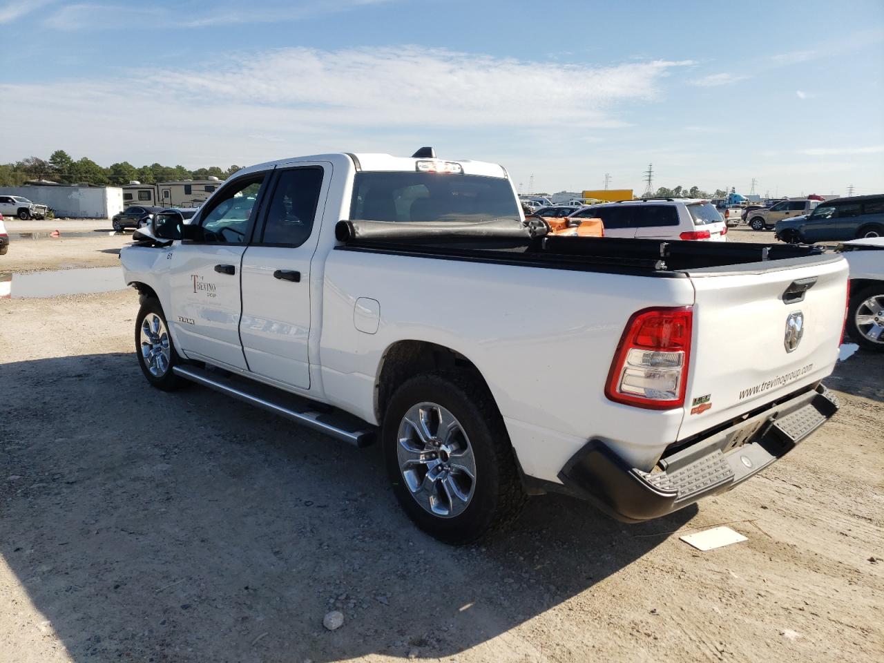 Изображение 2 Ram 1500 с VIN 1C6RREAG2NN319813