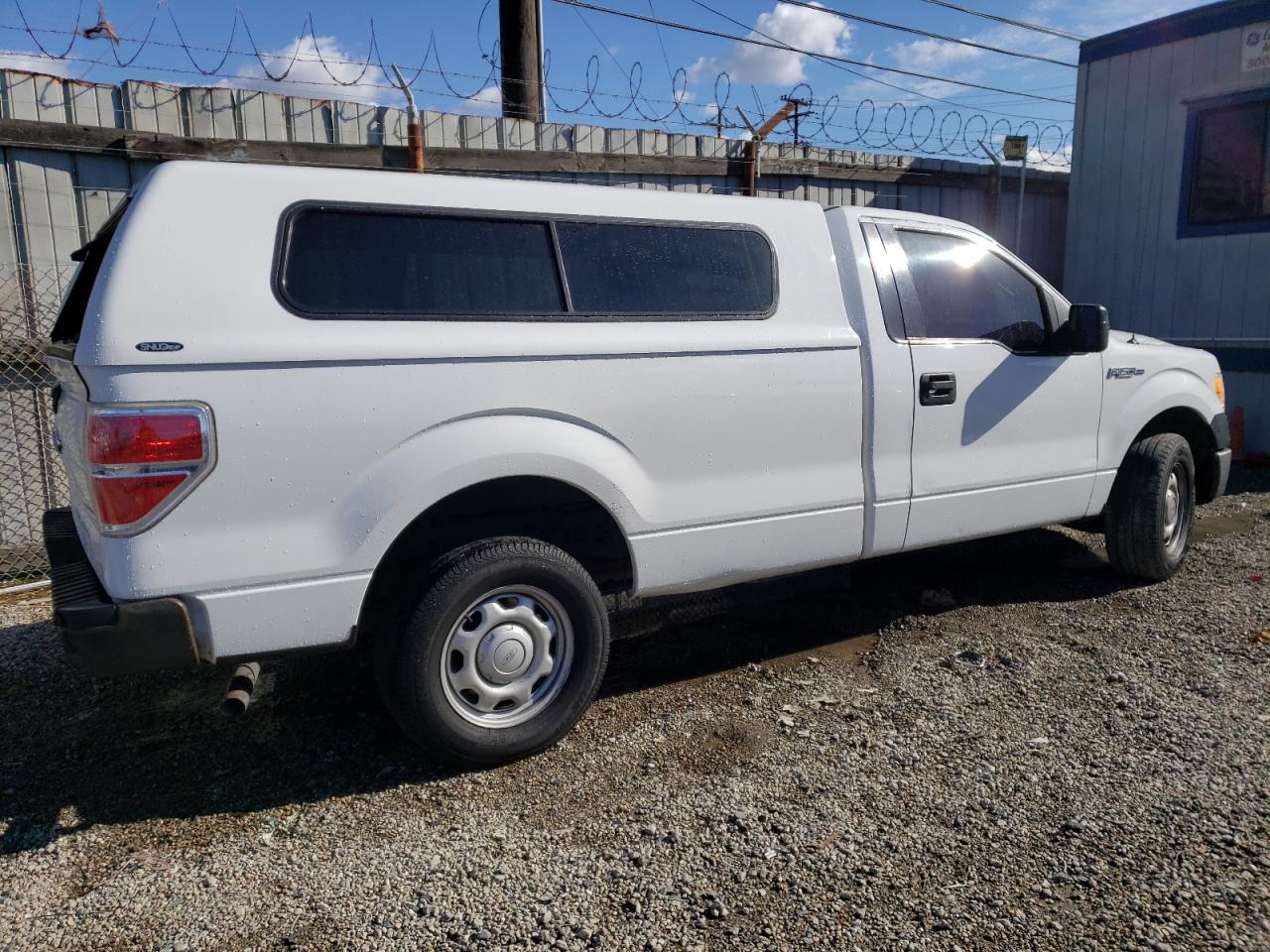 Obraz 3 z 2010 FORD F150  2010 z VIN 1FTMF1CW7AKB57505