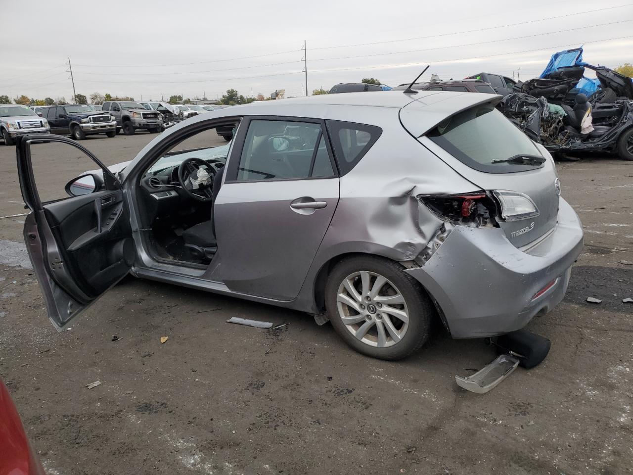 Image 2 of 2013 MAZDA 3 I 2013 with VIN JM1BL1L76D1841609