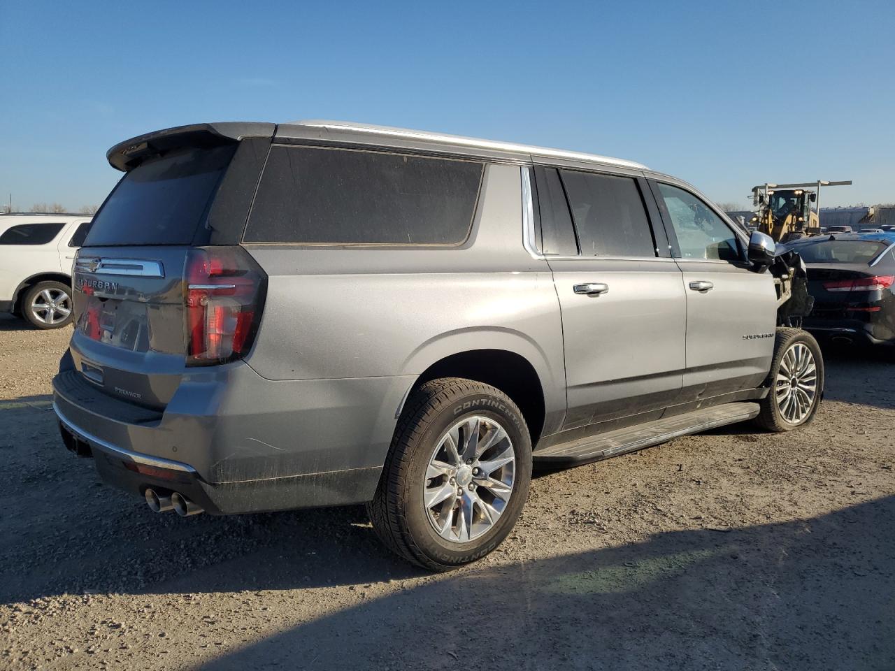 Изображение 3 2022 CHEVROLET SUBURBAN K1500 PREMIER 2022 с VIN 1GNSKFKD0NR156801