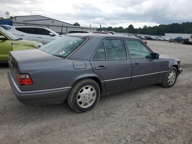 Image 3 of 1995 MERCEDES-BENZ E 320 BASE 1995 with VIN WDBEA32E7SC233662